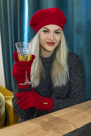 Vivisence Women's Gloves Winter Soft And Warm Ideal For Cold Weather 7202, red