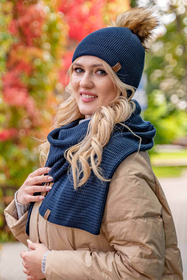 Vivisence Women's Pom Pom Winter Hat Warm Yarn Antistatic 7041, dark blue