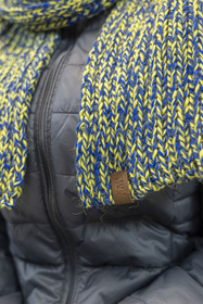 Vivisence Bonnet Et Écharpe Pour Femme L'Automne Et L'Hiver Tricoté Avec Un Gros Pompon Et Une Longue Chaude En Fil Épais Doublé De Polaire Douce Pour Les Froides Journées D'Hiver 7086Kmpl, jaune