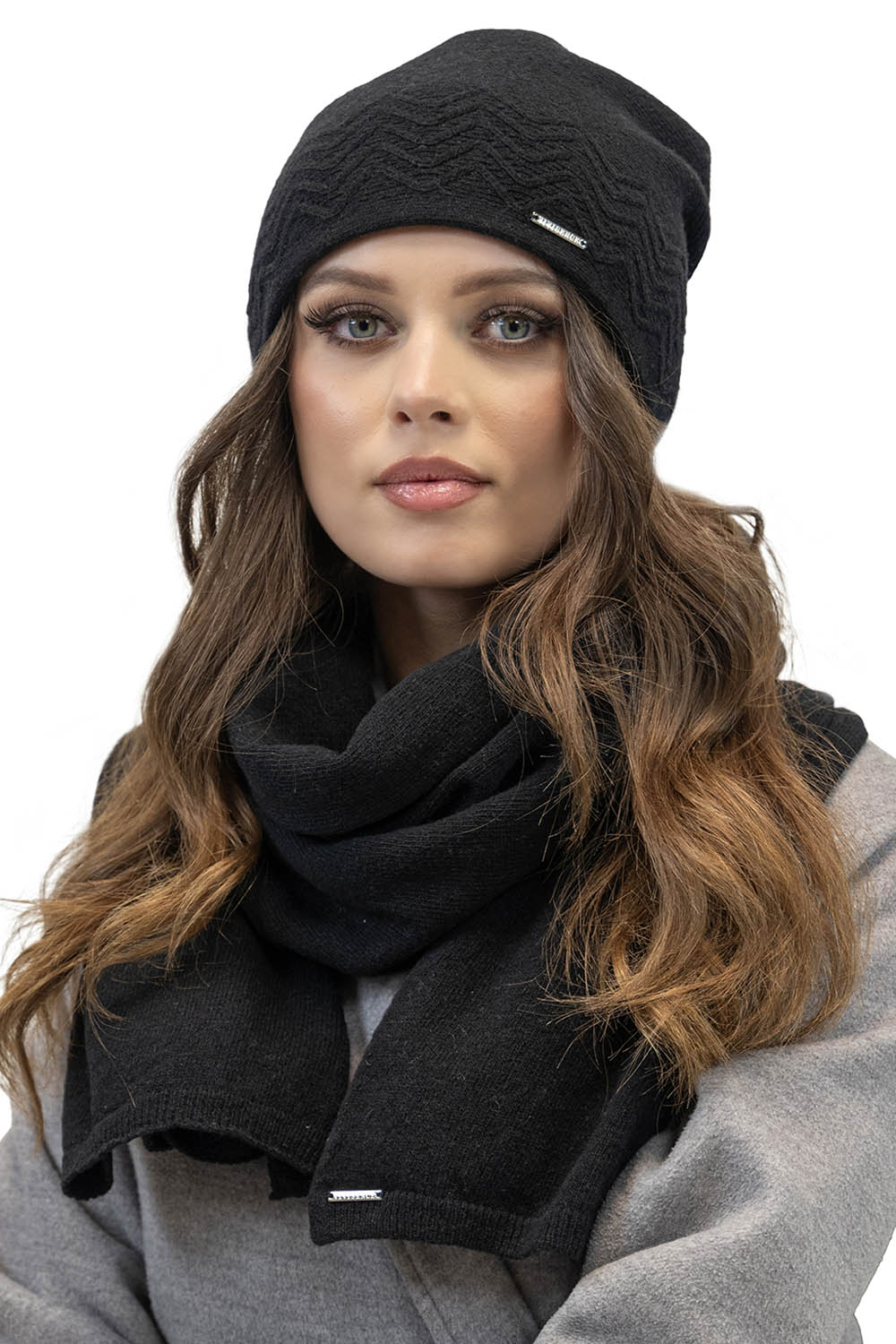 Vivisence Damen Mütze Winter Weichem Futter Zickzackmuster Perfekten Sitz 7090, schwarz