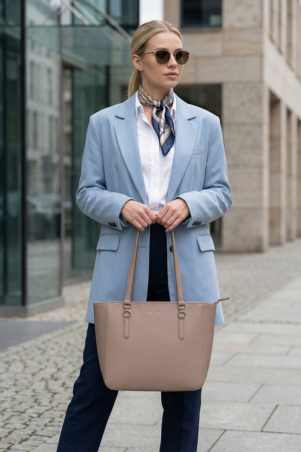 Vivisence Damen Schultertasche mit Reißverschluss für Alltag Pflegeleicht, Dunkelbeige