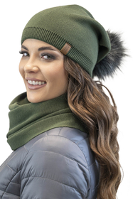 Vivisence Bonnet Pour Femme Et Cache Cou L'Automne et L'Hiver Avec Pompon Tricoté En Acrylique Ensemble Élégant  Écologique Idéal Avec Patch En Cuir Taille Universelle 70105Kmpl, vert