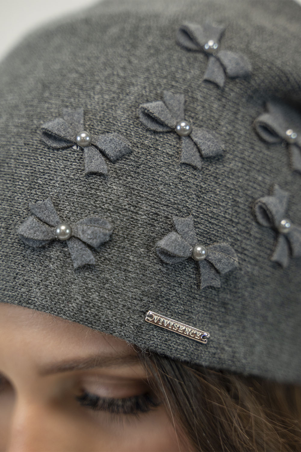 Vivisence Bonnet Femme Avec Perles Ajustement Parfait Conçu Avec Plis 7089, graphite