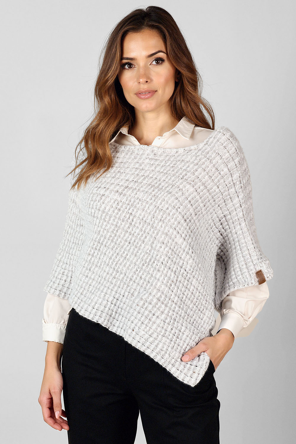 Vivisence Damen Strickponcho Asymmetrischer Schnitt Wärmender Komfort, Grau