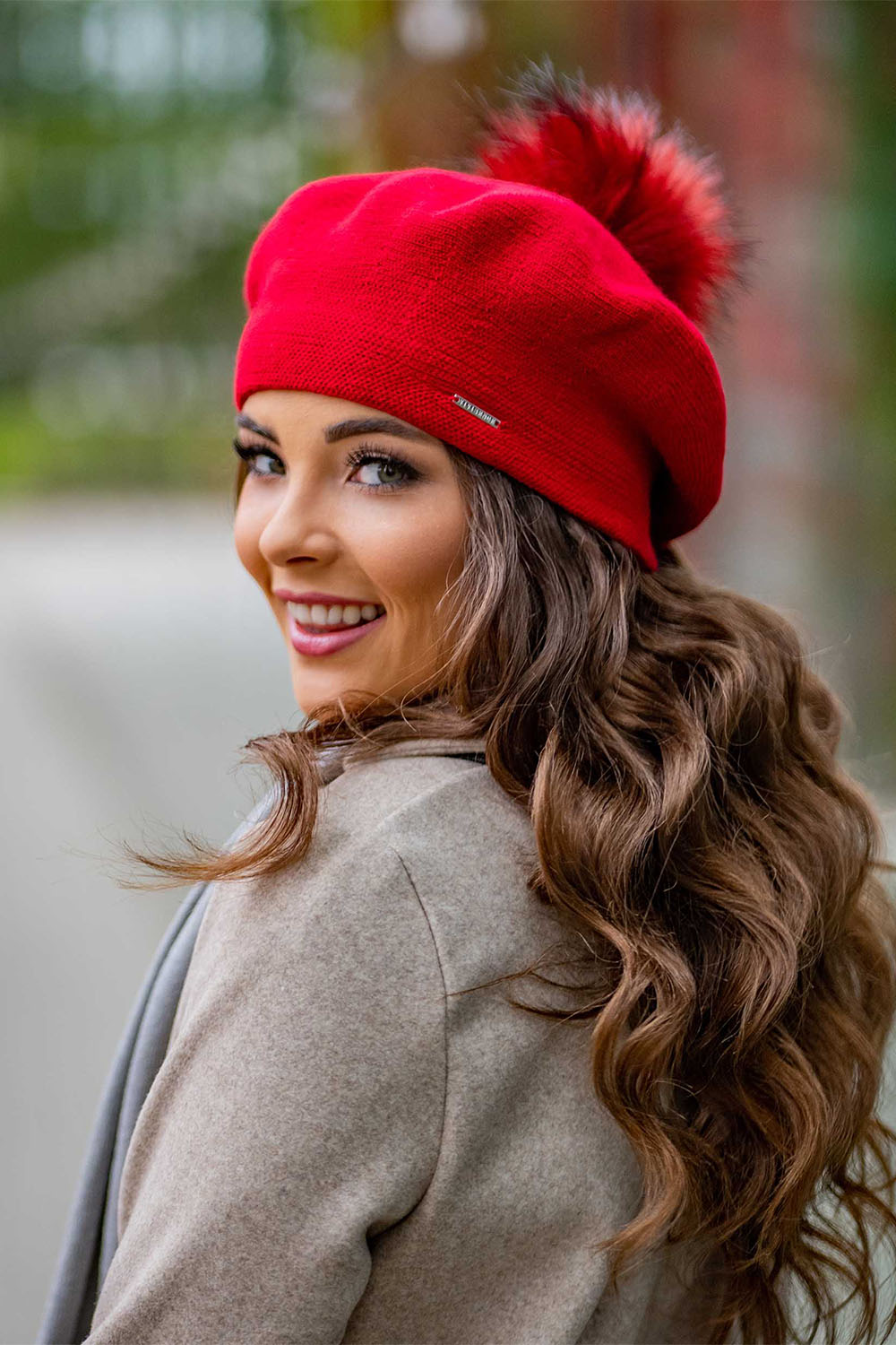 Vivisence Damen Baskenmütze Schal Set Bommel Wolle Warm Elegant Winter 7035Kmpl, rot