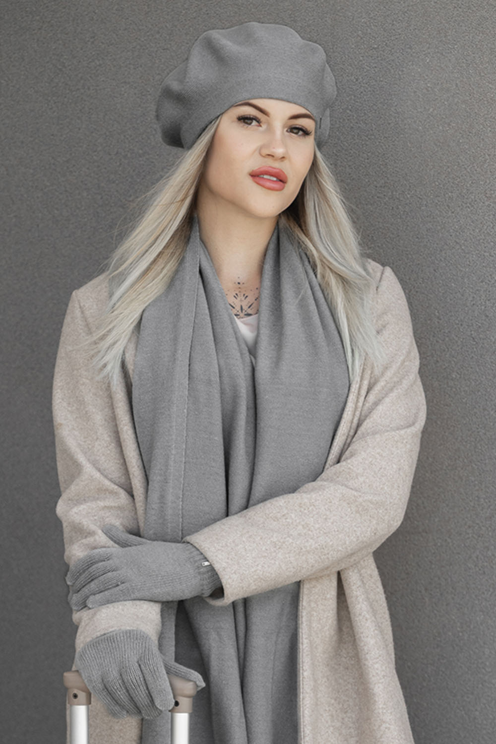 Vivisence Women's Gloves Winter Soft And Warm Ideal For Cold Weather 7202, light grey