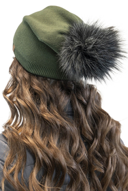 Vivisence Modisches Damen-Set aus Mütze Mit Umweltfreundlichem Pompon und Doppelt Gefaltetem Strickstoff Sowie Passendem Loop-Schal Ideal für Kalte Wintertage, Grün