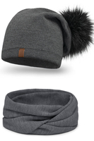 Vivisence Bonnet Pour Femme Et Cache Cou L'Automne et L'Hiver Avec Pompon Tricoté En Acrylique Ensemble Élégant Écologique Idéal Avec Patch En Cuir Taille Universelle 70105Kmpl, graphite