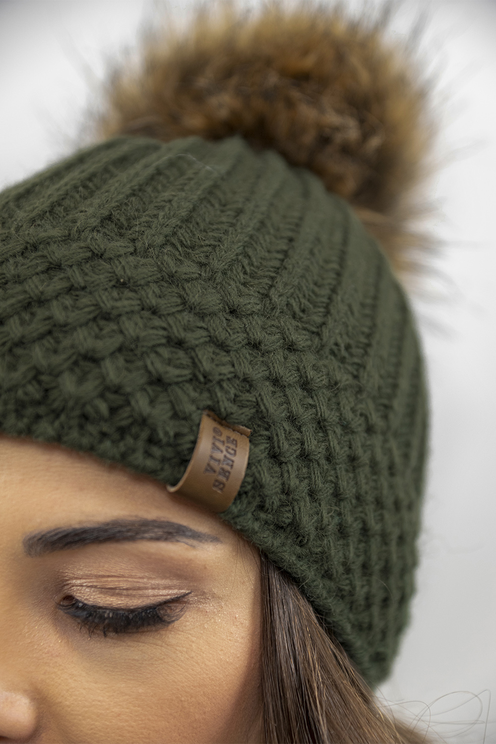 Vivisence Wintermütze mit Bommel Damen Warmes Ideal Für Kalte Wintertage 7016, grün