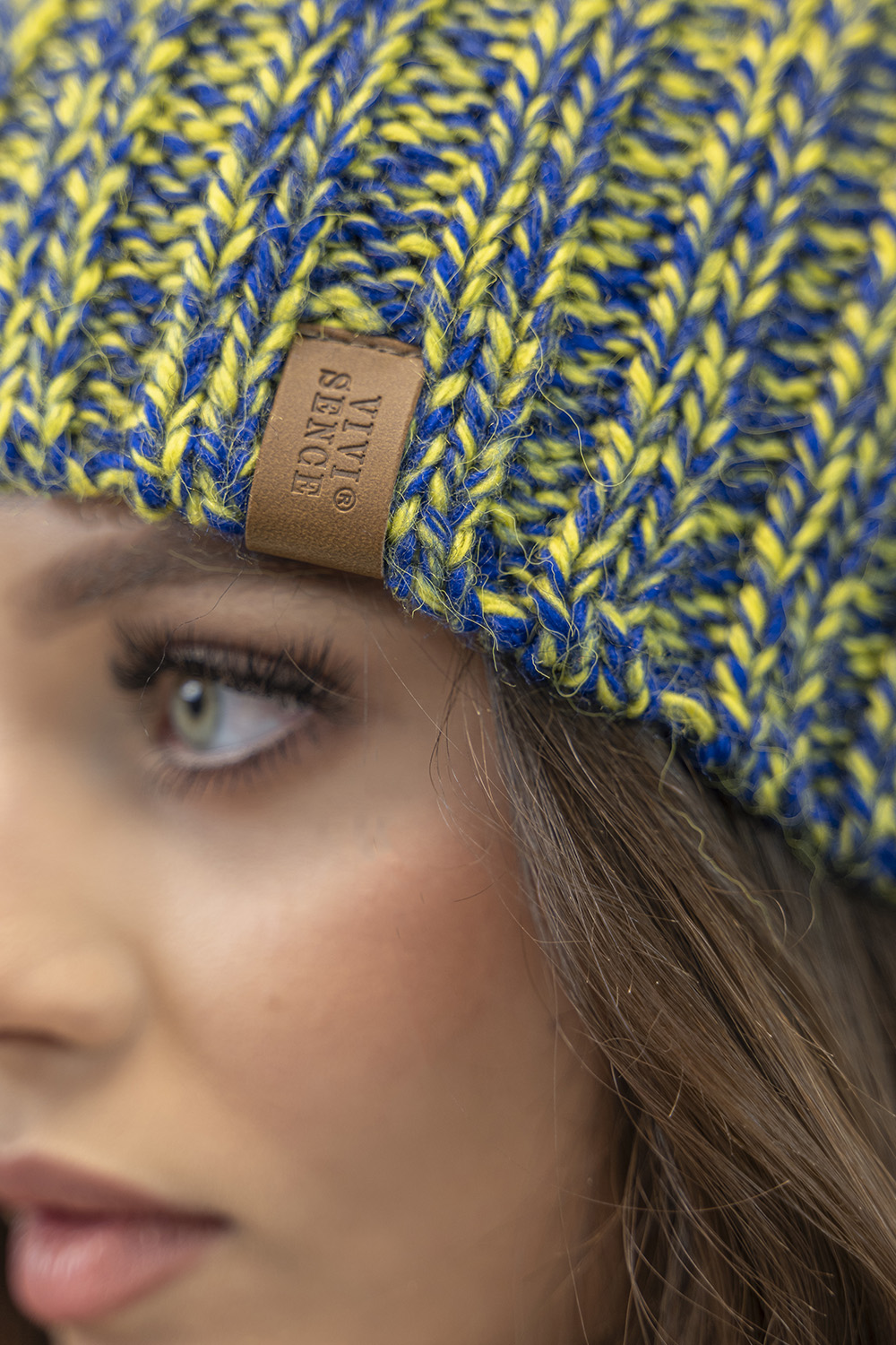 Vivisence Winter Bommelmütze für Damen Herbst Frauen Wintermütze mit Bommel Antistatischem Innenfutter Perfekte Passform für Kalte Wintertage Modell 7086, gelb