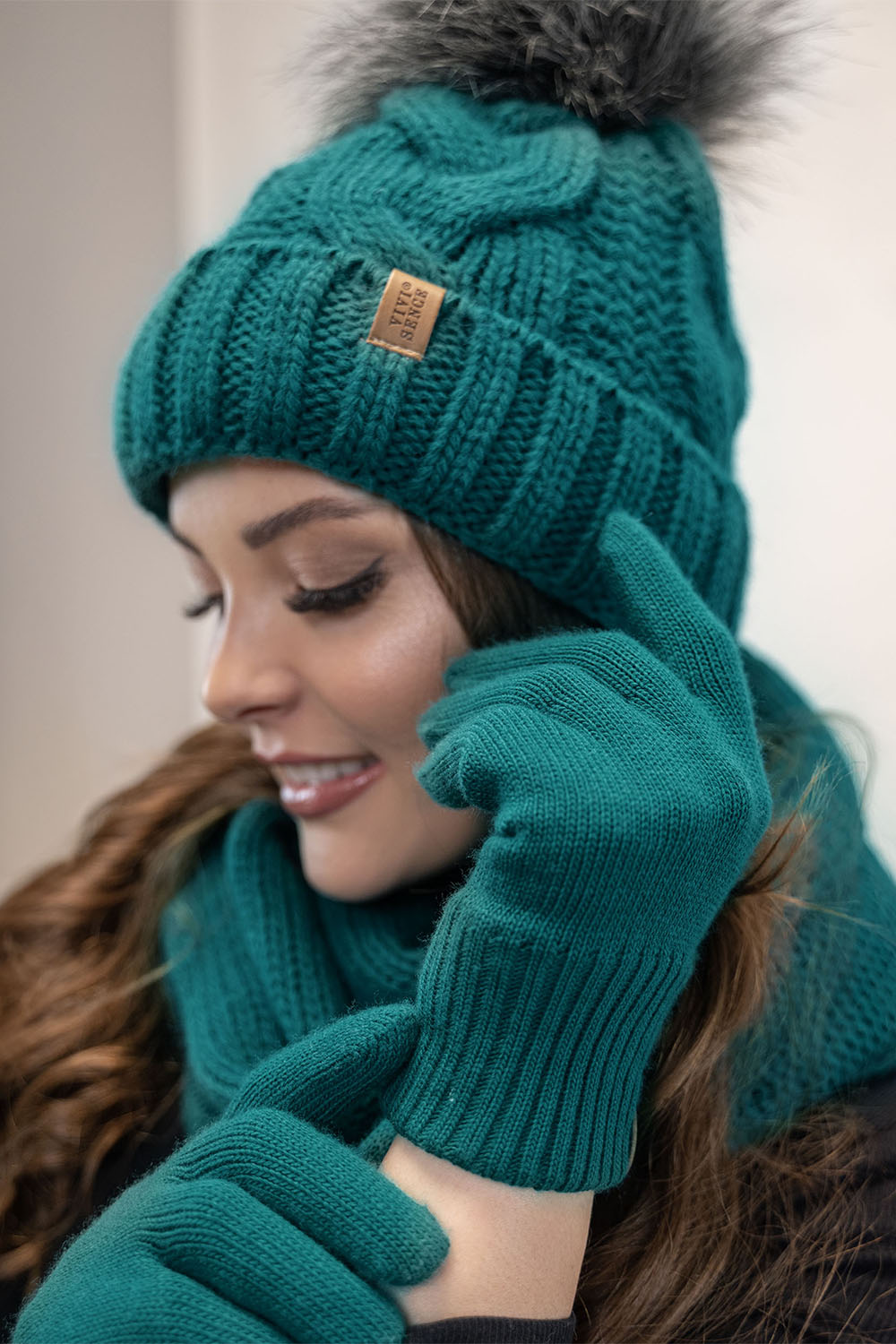 Vivisence Damen Winter Set Bommelmütze Loop Schal Handschuhe Warm Elegant, dunkeltürkis