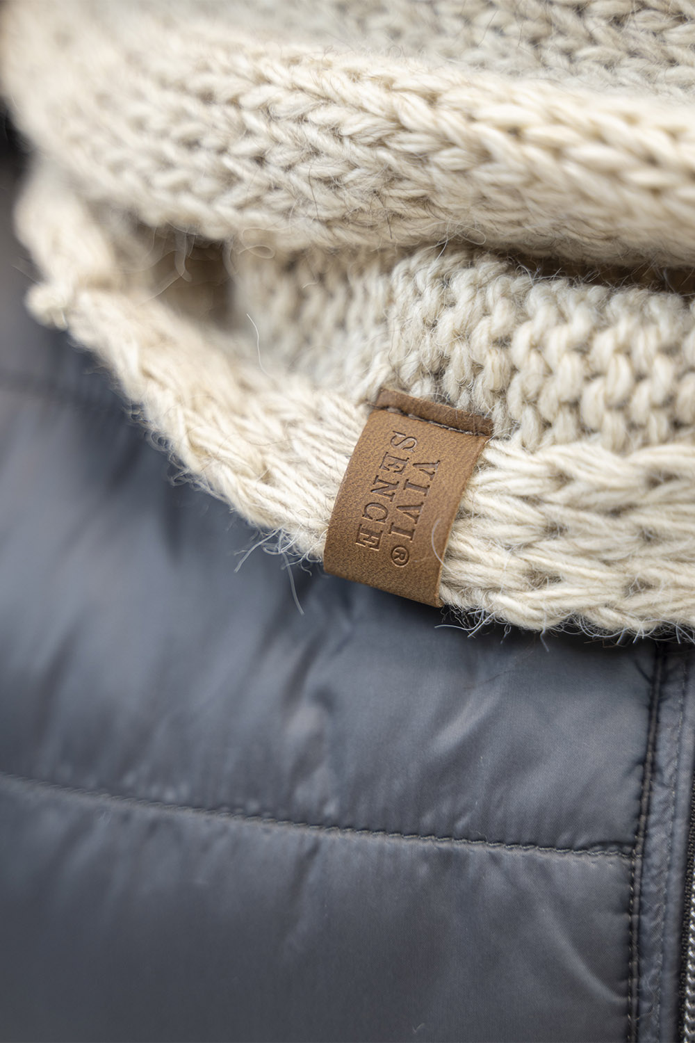 Vivisence Loop Schal Strick Zweimal Gefaltet Ideal Wärm Für Wintertage 7103, hellbeige