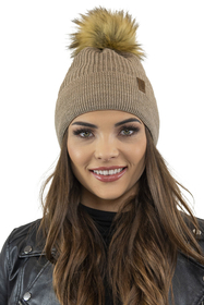 Vivisence Elegant Women’s Winter Set Classic Style Hat with Pom-Pom and Matching Scarf Warm and Static-Free Fabric Perfect for Both Elegant and Sporty Outfits Great Gift Idea, beige