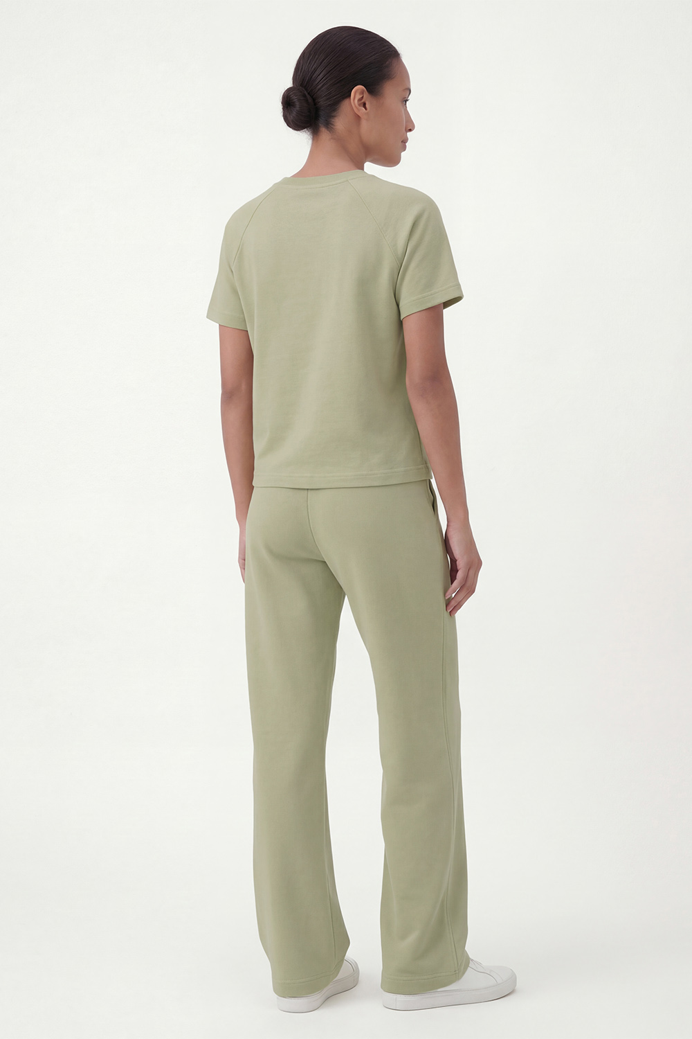Vivisence Women’s 2 Piece Lounge Set, Short Sleeve T Shirt and Flared Trousers with Pockets, Soft Stretch Co Ord Set, olive