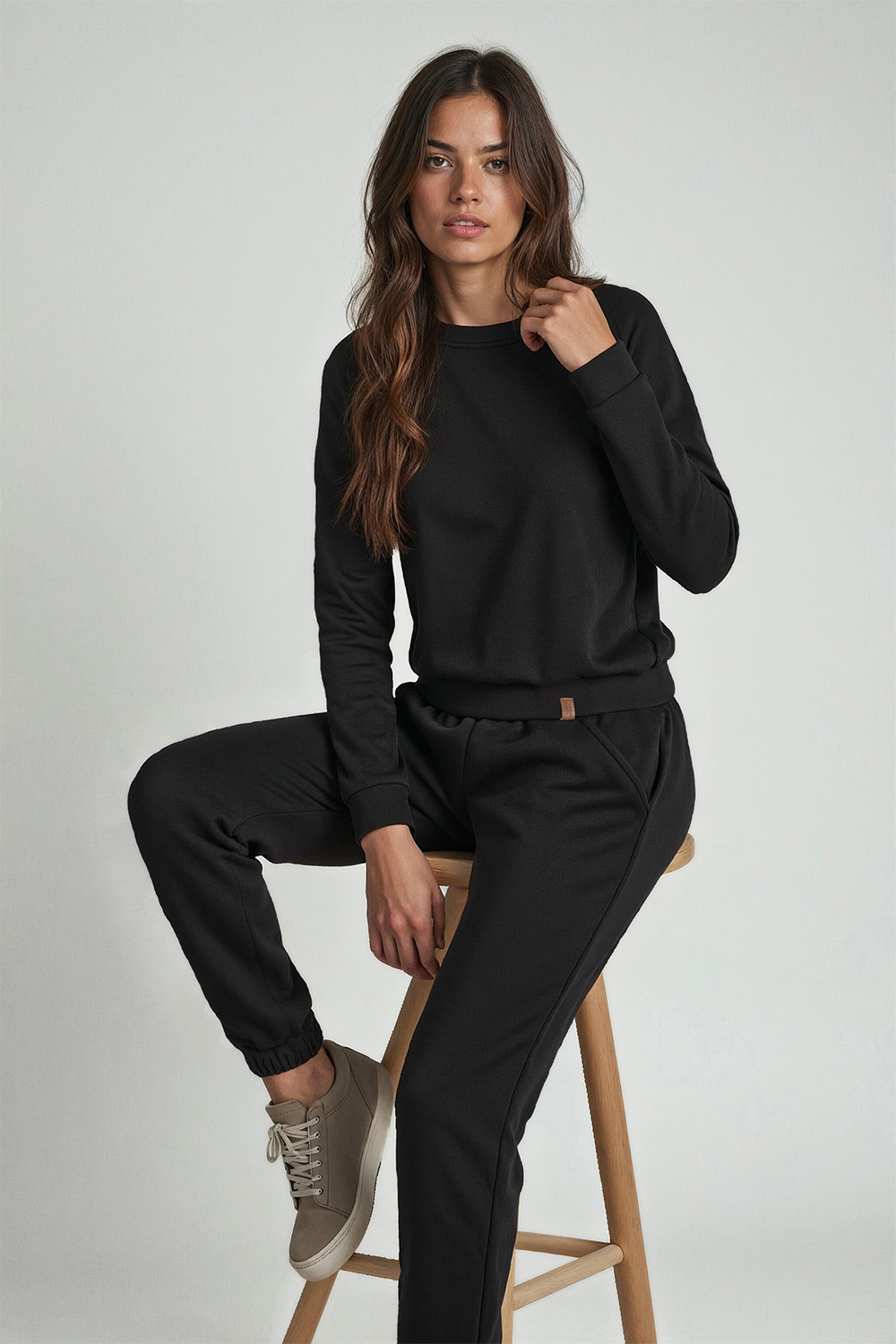 Vivisence Pantalon De Survêtement Femme Confortable Ceinture Élastique Poignets Côtelés Poches Latérales Tissu Doux Coton Mélangé Pour Détente Maison Sport Look Quotidien 9104, noir