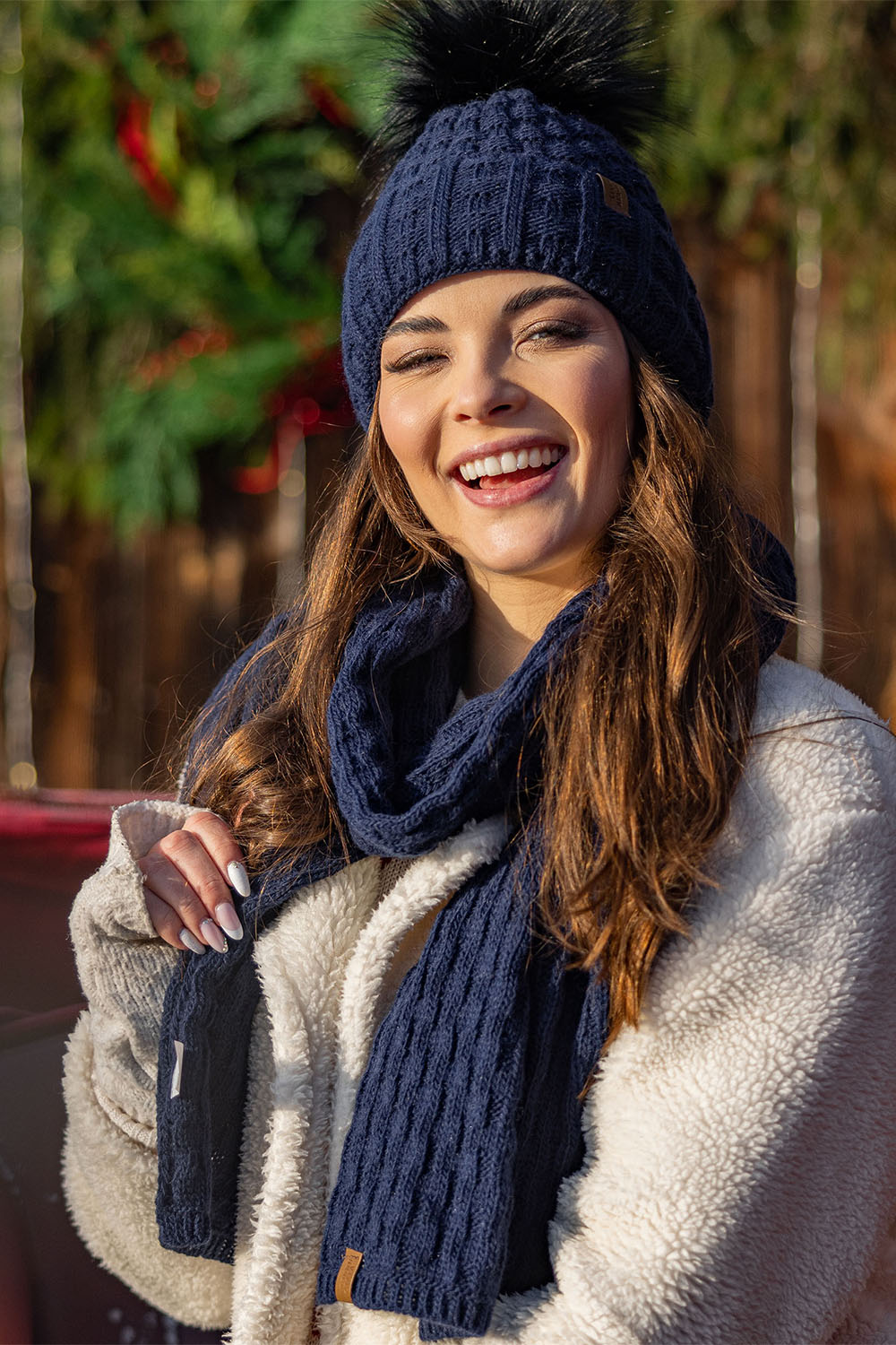 VIVISENCE Damen Winter Schal Wärmt Schenkt Komfort für Kalte Wintertage 7015S, dunkelblau