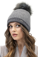 Vivisence Damen Bommelmütze Winter Bommel Strickmütze Subtilem Pepitamuster 7095, graues Pepitamuster