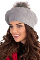 Vivisence Béret Femme Pour L'automne et L'hiver Avec Pompon En Fausse Fourrure Tricoté En Laine Acrylique Doux Chaud Et Confortable Idéal Classique Et Élégant 7035, gris clair