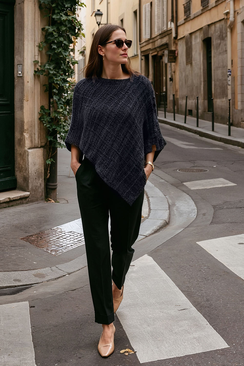 Vivisence Femme Poncho Maille Asymétrique Douceur Et Liberté De Mouvement, bleu foncé