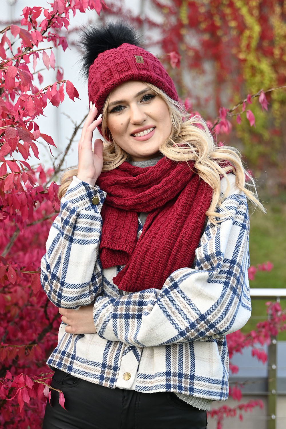 Vivisence Femme Bonnet Et Écharpe Pour l'Automne et l'Hiver À Pompon Chauds Doublés De Polaire Anti-Statique Idéal Pour Les Hommes Élégants Parfait Pour Froides Journées 7015Kmpl, bordeaux