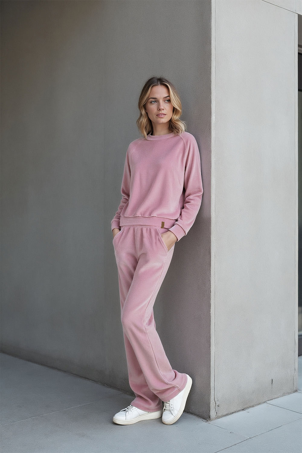 Vivisence Women's Velour Sweatshirt Long Sleeve Crew Neck Lounge Top Soft Cotton Casual Pullover Relaxed Fit Jumper Everyday Loungewear Cozy Sportswear 9005, Pink