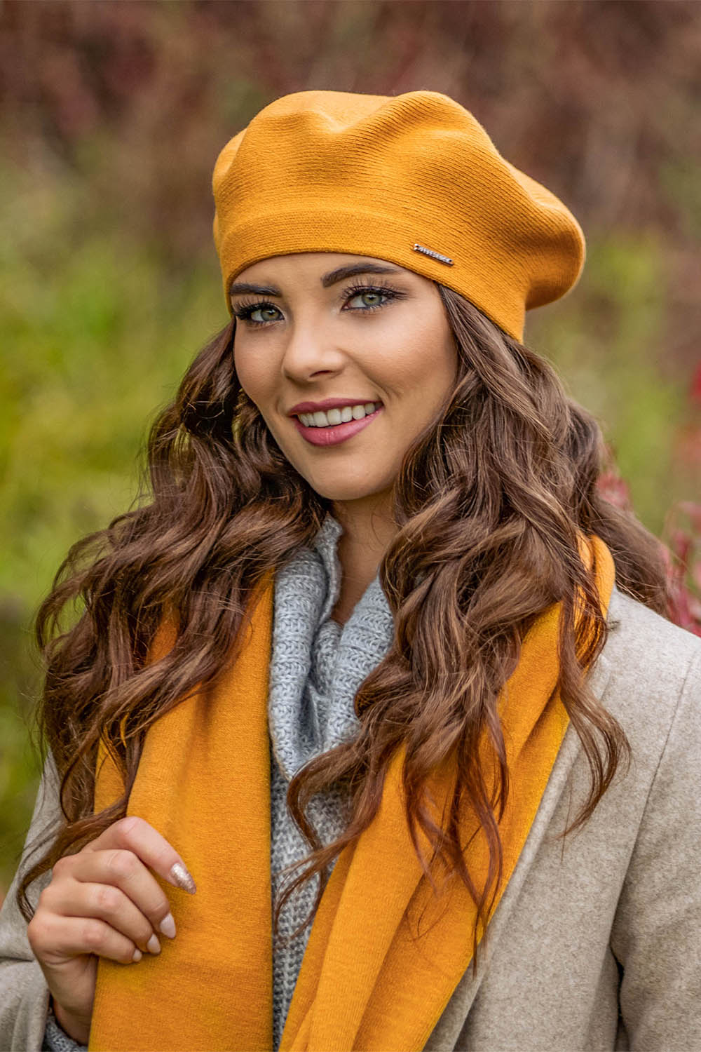 Vivisence Béret Et Écharpe Femme Pour L'automne et L'hiver En Laine Et Acrylique Ensemble Chic Pour L'Hiver Accessoire Mode Durable Pour Cadeau Parfait Confort Et Élégance 7005Kmpl, miel