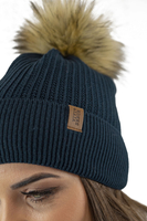 Vivisence Elegantes Damen Winter Set Aus Mütze Und Schal Mit Bommel Aus Warmem Garn Für Frauen Antistatische Perfekte Passform Für Elegante Und Sportliche Outfits, dunkelblau