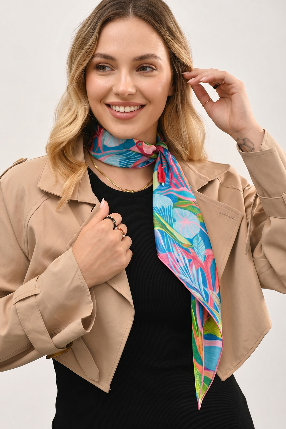 Vivisence Damen Seidentuch Handgerollte Kanten Leicht Angenehm 65x65 Cm, blau/rosa